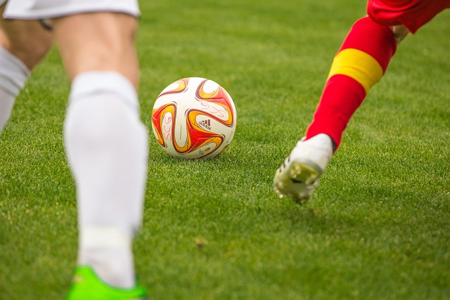 De evolutie van voetbalschoenen: een blik op het verleden, heden en toekomst